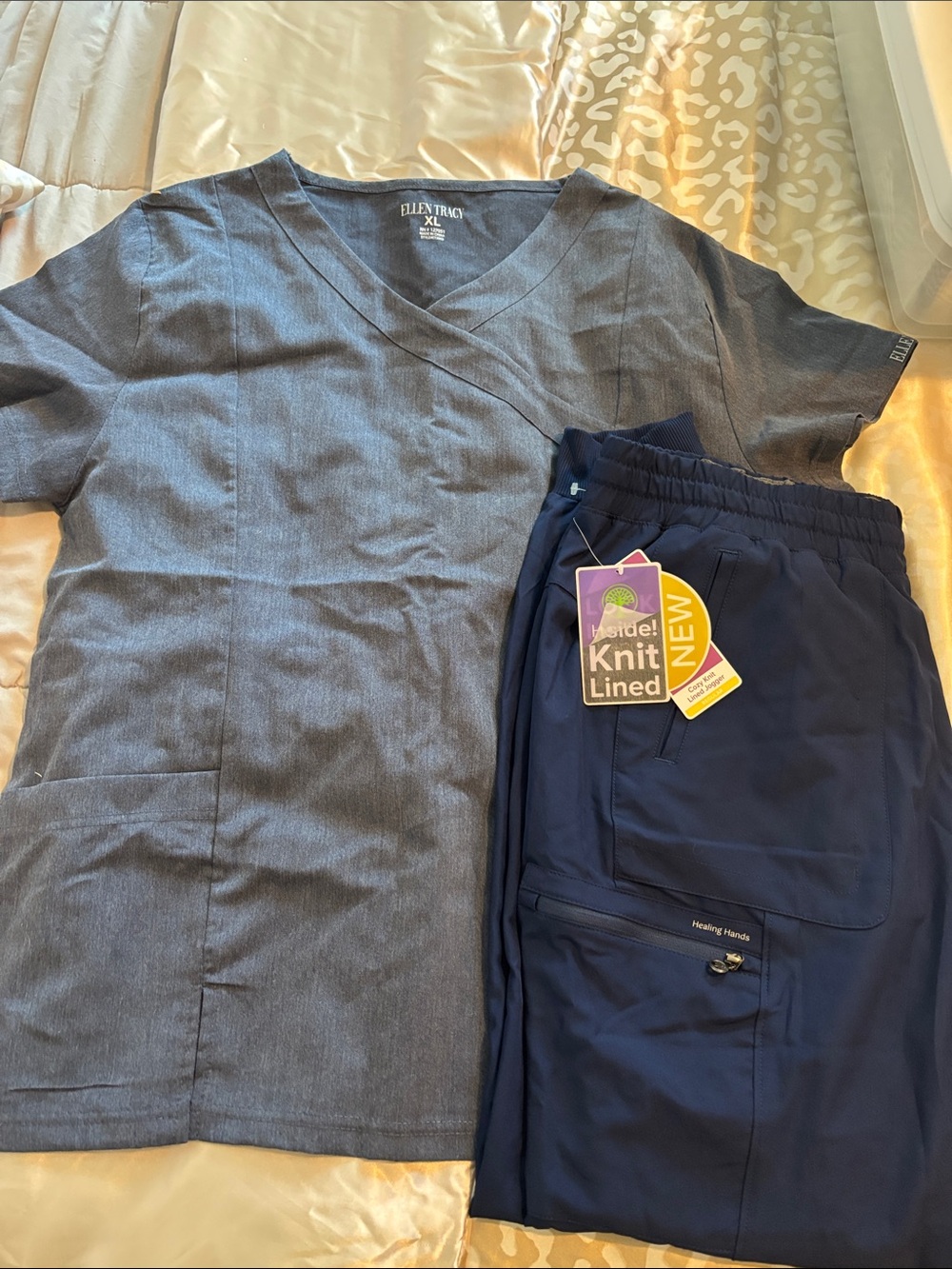 Ellen Tracy Gray V-Neck Scrub Top with Navy Knit-Lined Jogger Pants XL